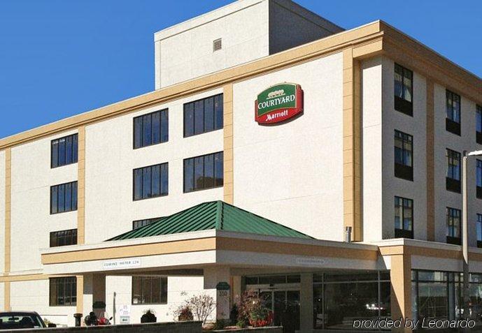 Отель Courtyard By Marriott Ottawa Downtown Экстерьер фото