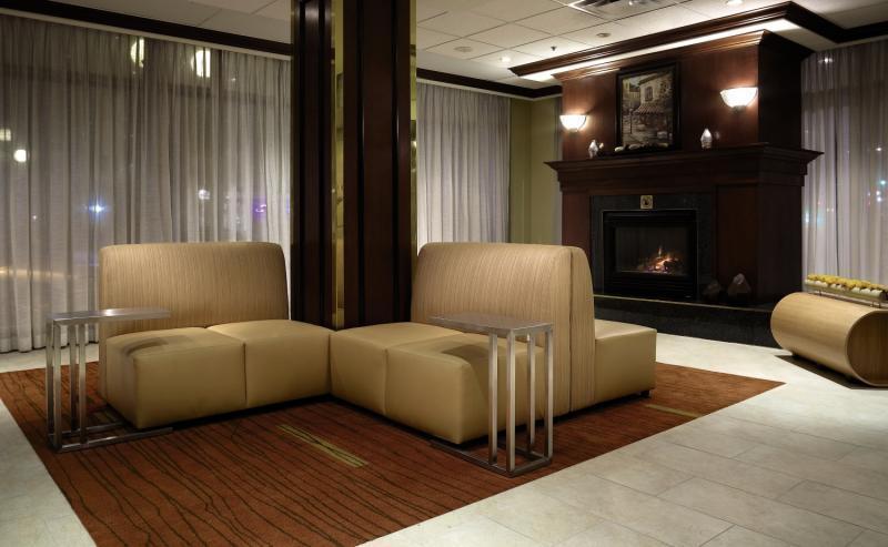 Отель Courtyard By Marriott Ottawa Downtown Экстерьер фото