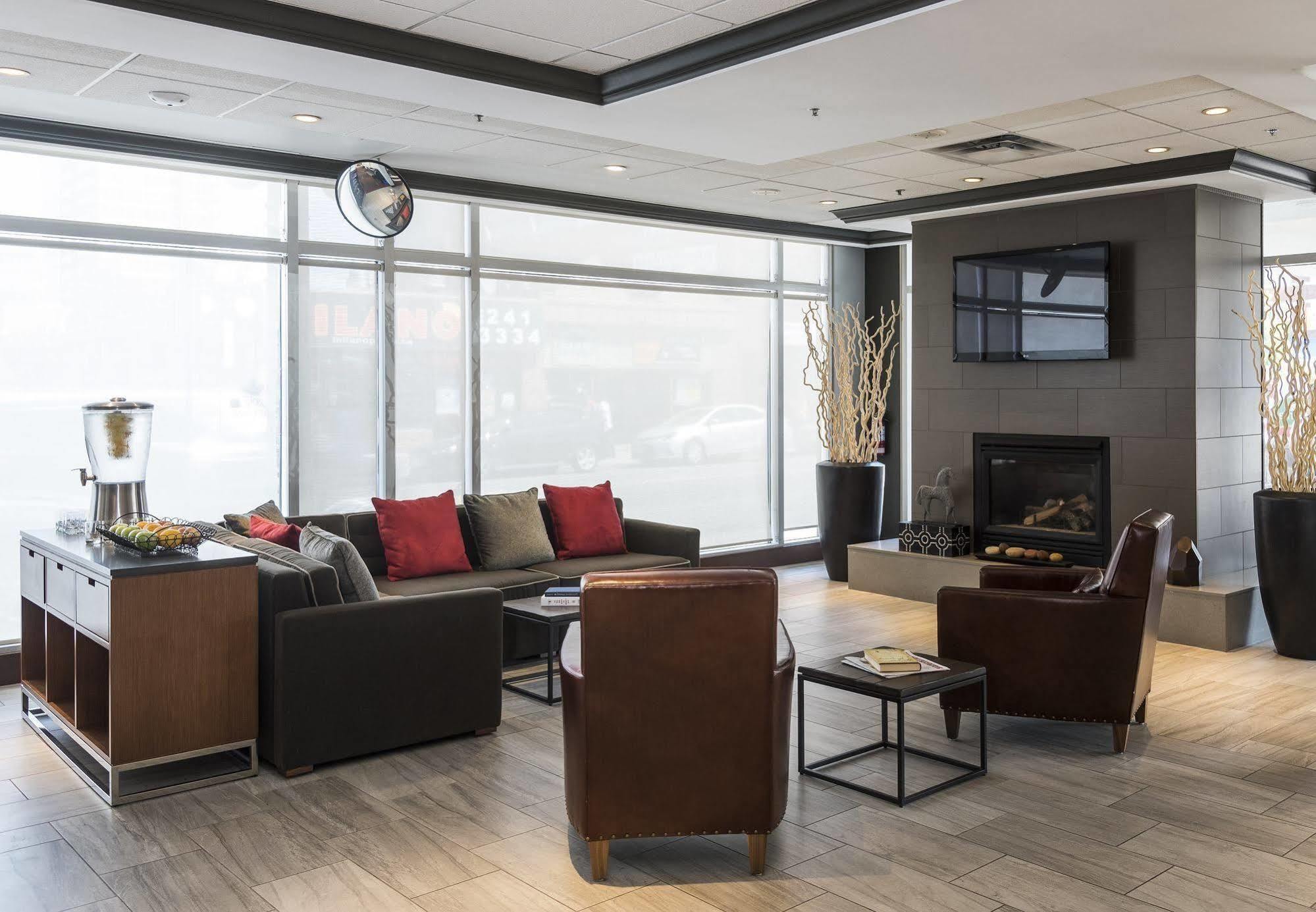 Отель Courtyard By Marriott Ottawa Downtown Экстерьер фото